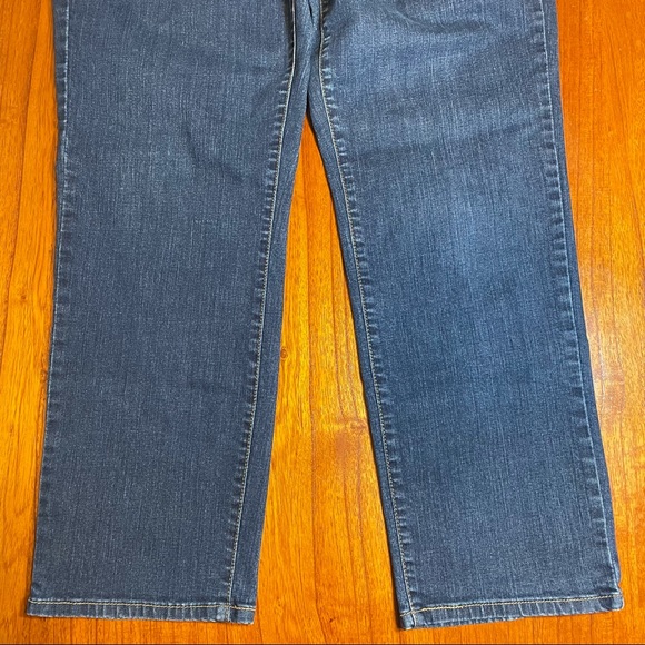 Levi’s perfectly slimming 512 straight leg jeans - Picture 7 of 12